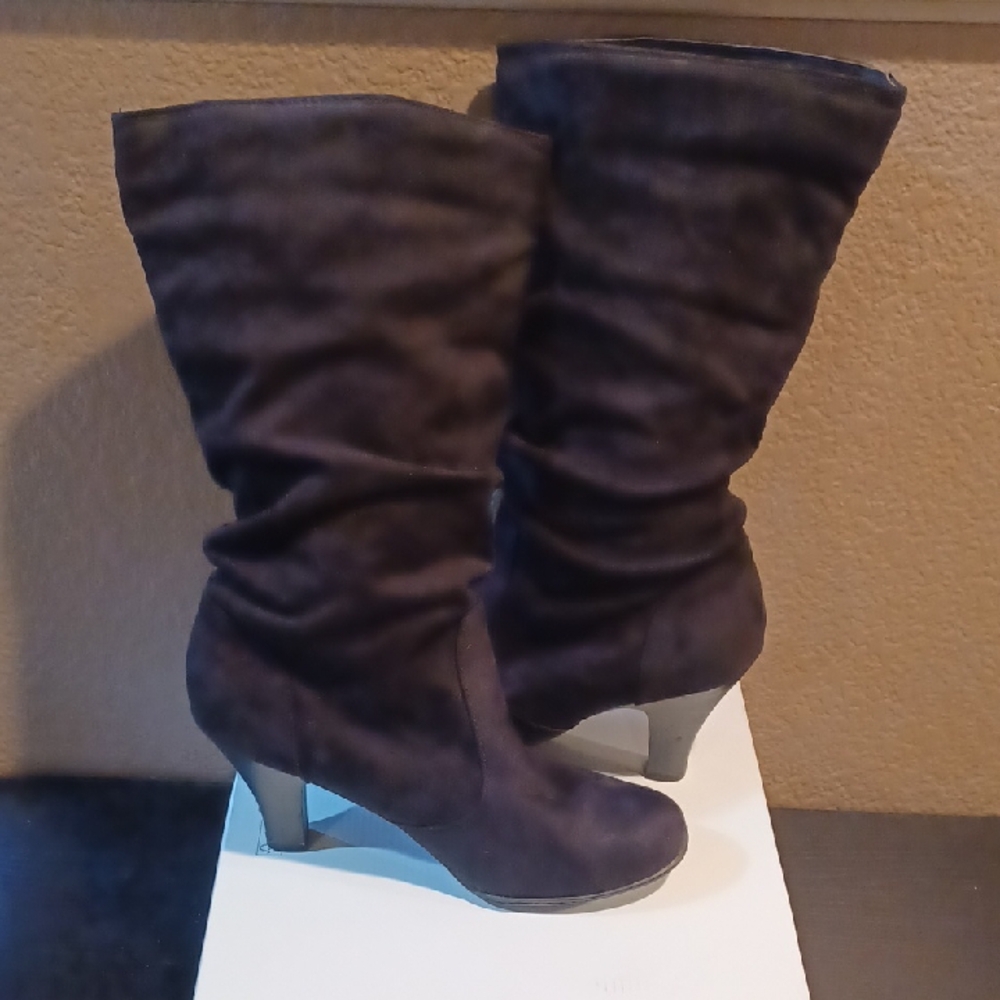 Jaclyn Smith Black Suede Women's Boots Size 10